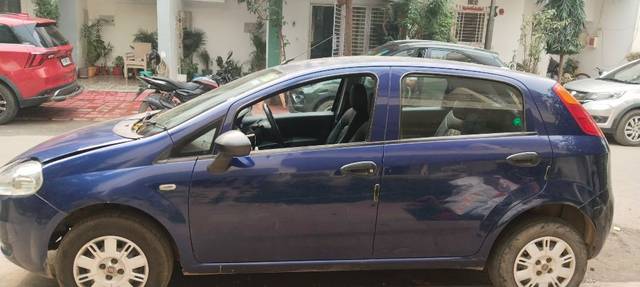 https://images10.gaadi.com/usedcar_image/3669029/original/05__VCC_IMG_1699169786245_1814866_95_1699170153.jpg?imwidth=6401