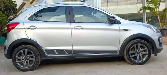 https://images10.gaadi.com/usedcar_image/3669060/original/processed_img2913878__usedcar_whatsappimage2023_11_17at60406pm_2__2913878_1700283574.jpeg?imwidth=6401