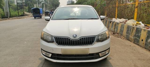 https://images10.gaadi.com/usedcar_image/3669103/original/05__VCC_1814865_94_1699176133.jpg?imwidth=6400