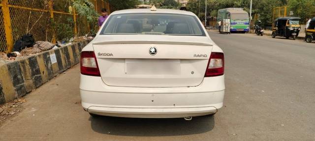 https://images10.gaadi.com/usedcar_image/3669103/original/05__VCC_1814865_96_1699176316.jpg?imwidth=6402