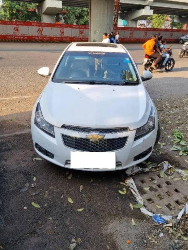 https://images10.gaadi.com/usedcar_image/3669215/original/processed_79e7155a-f8ba-4cfb-8546-00c600676d9a.jpg?imwidth=6400