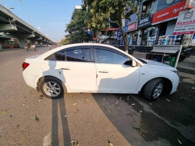 https://images10.gaadi.com/usedcar_image/3669215/original/processed_8c753601-6254-489d-9456-59e12f0f858d.jpg?imwidth=6401