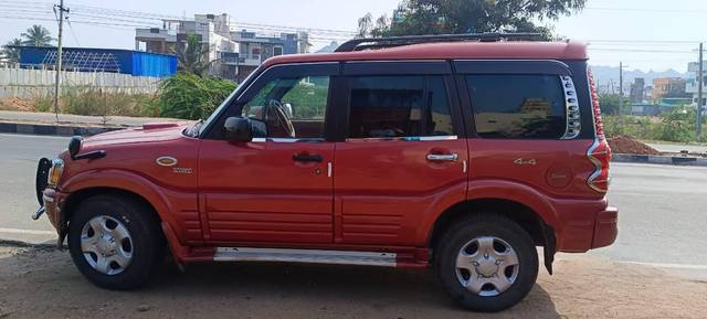 https://images10.gaadi.com/usedcar_image/3669264/original/processed_94efdff4-7f9b-49c4-9042-a16150986c53.jpg?imwidth=6400