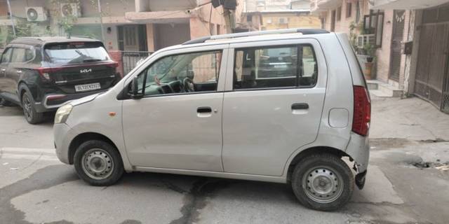 https://images10.gaadi.com/usedcar_image/3669341/original/05__VCC_IMG_1699180068037_1814993_95_1699180260.jpg?imwidth=6401