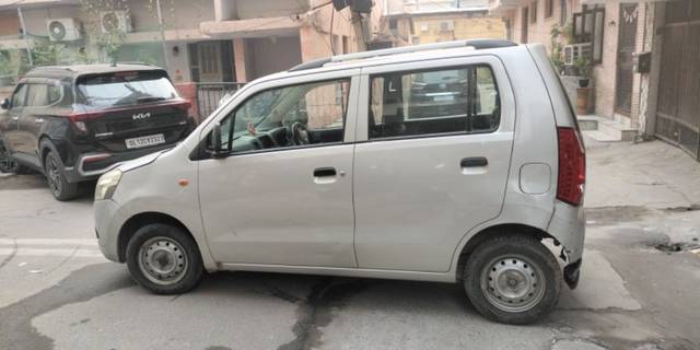 https://images10.gaadi.com/usedcar_image/3669341/original/05__VCC_IMG_1699180068944_1814993_95_1699180263.jpg?imwidth=6402