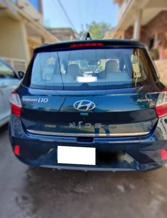 https://images10.gaadi.com/usedcar_image/3669363/original/processed_8b63f5bb-2501-41e0-b7a2-8c86710404fa.jpg?imwidth=6401