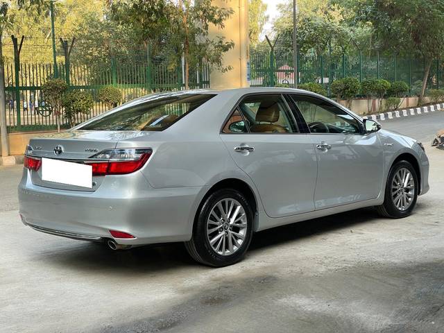https://images10.gaadi.com/usedcar_image/3669492/original/processed_img2914053__used_car_2914053_1699807279.jpg?imwidth=6402