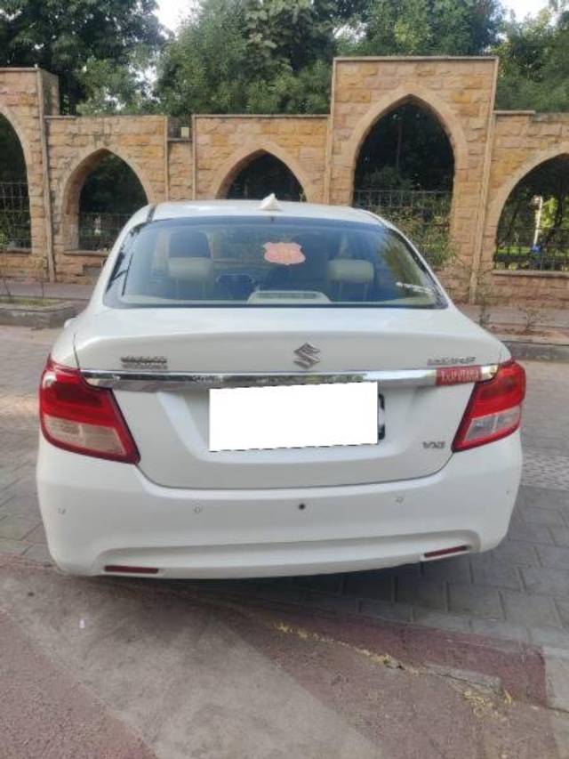 https://images10.gaadi.com/usedcar_image/3669503/original/processed_e9889a43-b626-41c6-a604-22f3c3dfa9a0.jpg?imwidth=6402