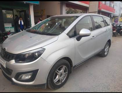 Mahindra Marazzo M6 Mahindra Marazzo M6