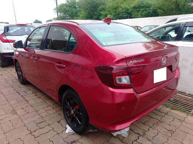 https://images10.gaadi.com/usedcar_image/3669511/original/processed_8dcbcf80-9d4f-4232-ae37-924906591ab1.jpg?imwidth=6401