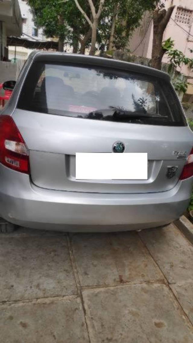 https://images10.gaadi.com/usedcar_image/3669568/original/processed_d16c2599-8fbb-4a10-ae4c-d56af5ee5568.jpeg?imwidth=6402