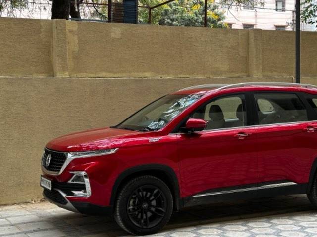 https://images10.gaadi.com/usedcar_image/3669592/original/processed_cad98eea-fc21-43ee-9155-d9961202cb0e.jpeg?imwidth=6402