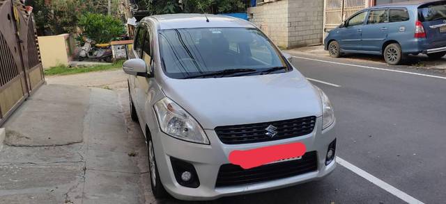https://images10.gaadi.com/usedcar_image/3669636/original/processed_f8510381-a835-4fc5-8c30-2b2bfe24089b.jpg?imwidth=6402