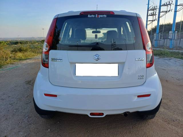https://images10.gaadi.com/usedcar_image/3669655/original/processed_img2914059__used_car_2914059_1699845562.jpg?imwidth=6402