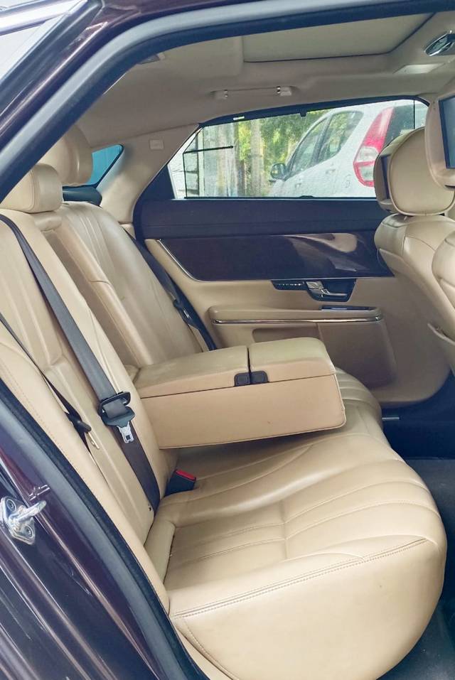 https://images10.gaadi.com/usedcar_image/3669693/original/img2914063__used_car_2914063_1699849577.jpg?imwidth=6402