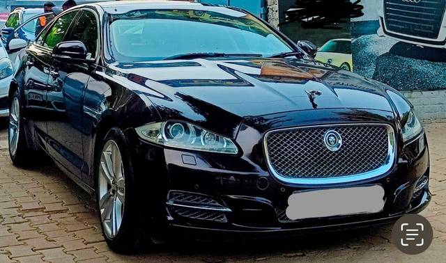 https://images10.gaadi.com/usedcar_image/3669693/original/processed_img2914063__used_car_2914063_1699849574.jpg?imwidth=6401