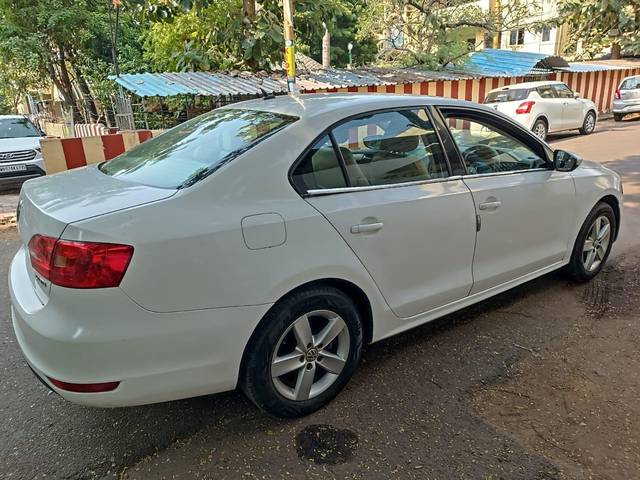 https://images10.gaadi.com/usedcar_image/3669709/original/processed_f0bf9034-c81f-4c66-936d-cae6ac9d8db1.jpeg?imwidth=6402