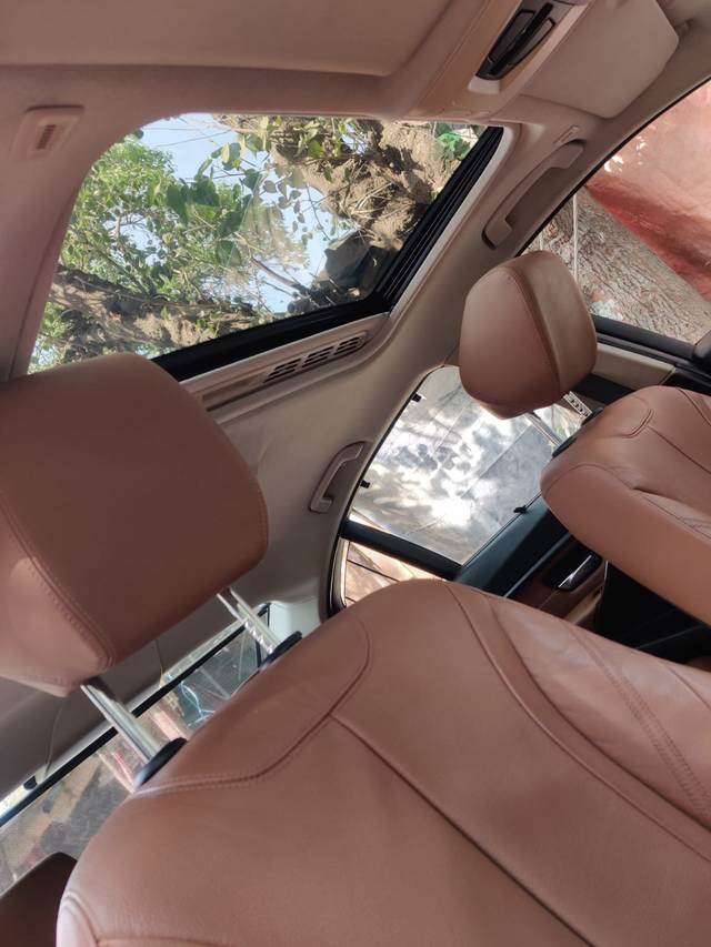https://images10.gaadi.com/usedcar_image/3669713/original/img2914066__used_car_2914066_1699851364.jpg?imwidth=6402