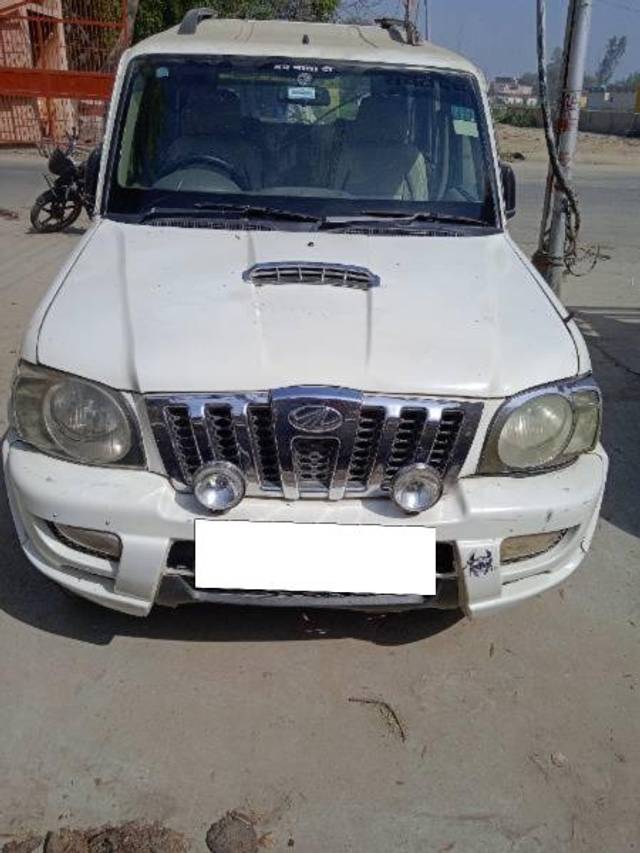 https://images10.gaadi.com/usedcar_image/3669727/original/processed_fafc2df0-5347-4c05-8d73-e3d5fb282ba6.jpg?imwidth=6400