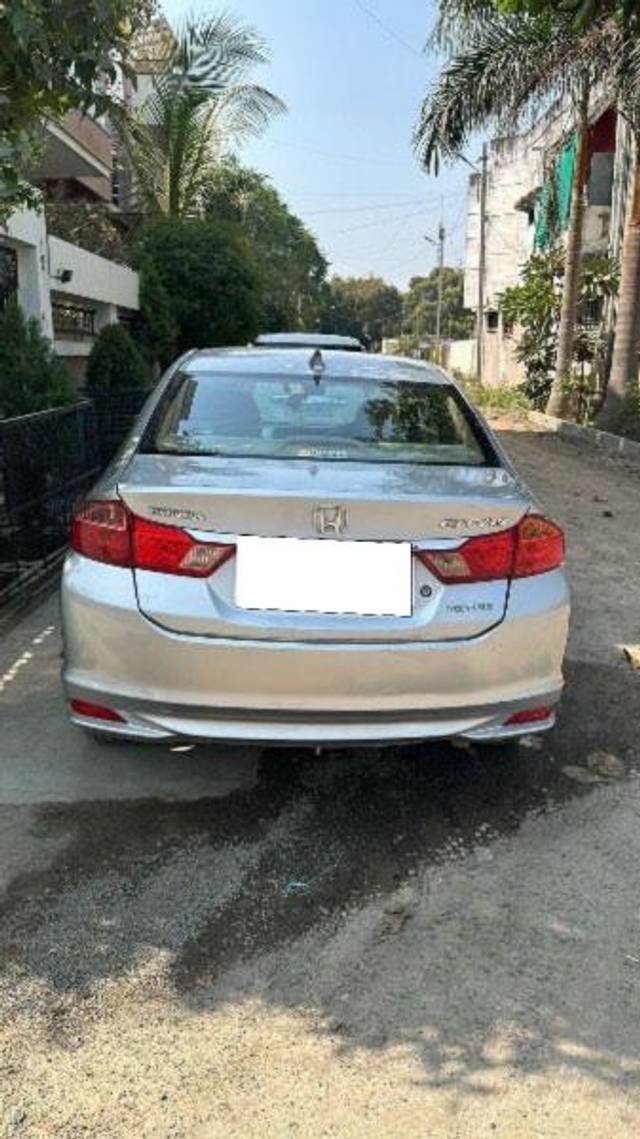 https://images10.gaadi.com/usedcar_image/3669761/original/processed_f303dd79-7cf9-41d2-a55c-02a5ca25bfa1.jpeg?imwidth=6402