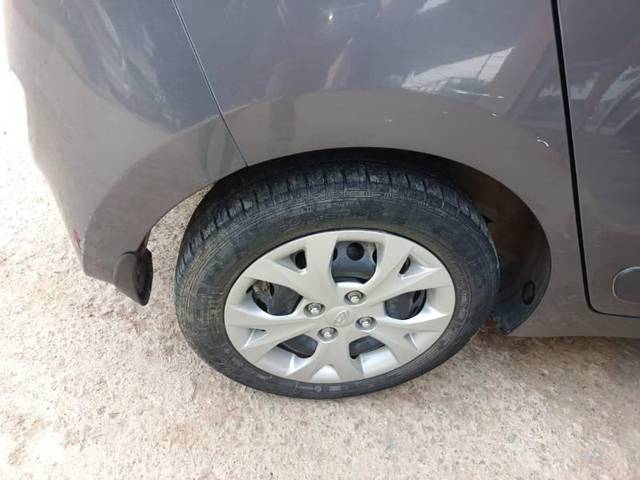 https://images10.gaadi.com/usedcar_image/3669862/original/processed_bb8dc75e-7034-4ab1-978e-c2f26dbbbfb9.jpg?imwidth=6402