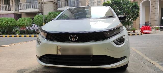 https://images10.gaadi.com/usedcar_image/3669951/original/06__VCC_1815165_94_1699251861.jpg?imwidth=6400