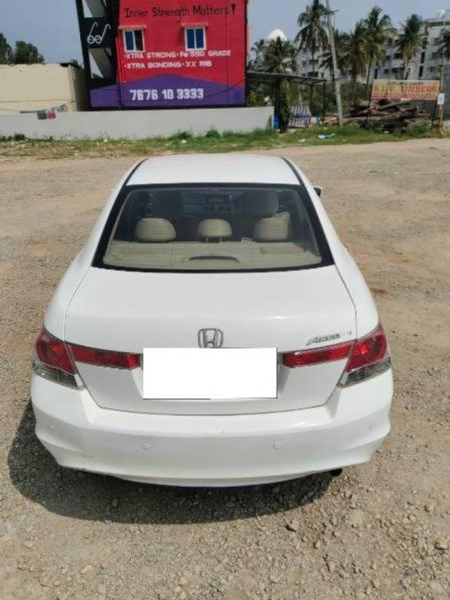 https://images10.gaadi.com/usedcar_image/3669985/original/processed_f6dd1f1c-5e62-4a40-b861-4e9dbbffe56f.jpg?imwidth=6402
