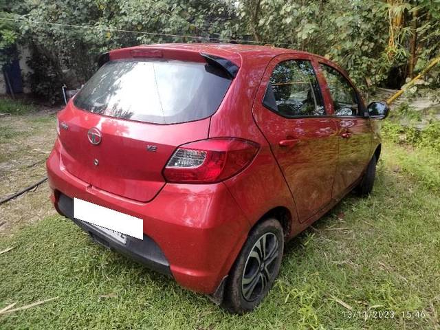 https://images10.gaadi.com/usedcar_image/3670199/original/processed_fb107e90-74e1-4867-ac1b-14094773052f.jpg?imwidth=6401