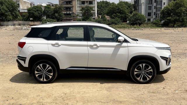 https://images10.gaadi.com/usedcar_image/3670285/original/processed_img2914245__used_car_2914245_1699874210.jpg?imwidth=6401