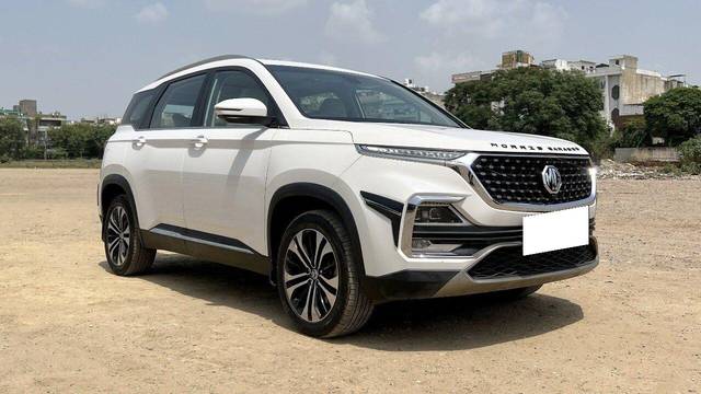 https://images10.gaadi.com/usedcar_image/3670285/original/processed_img2914245__used_car_2914245_1699874250.jpg?imwidth=6400