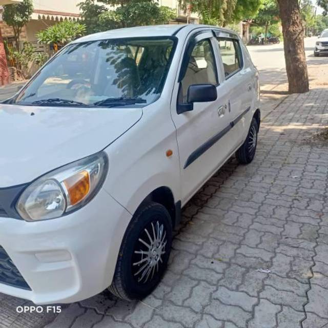 https://images10.gaadi.com/usedcar_image/3670423/original/processed_b187a569-be8a-49f1-a336-e41c2e957a3d.jpg?imwidth=6402