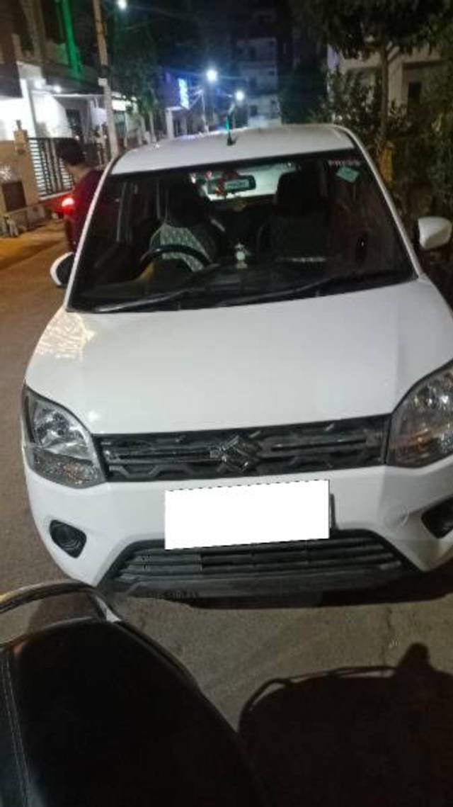 https://images10.gaadi.com/usedcar_image/3670428/original/processed_8152772b-f000-4292-9622-b39aa58be1ba.jpg?imwidth=6401
