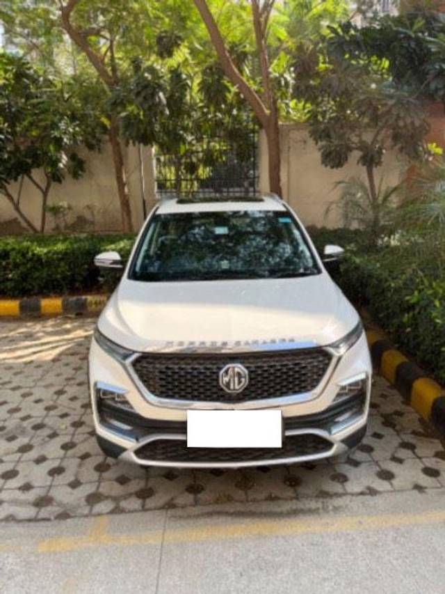 https://images10.gaadi.com/usedcar_image/3670463/original/processed_d1814a06-1a80-4e8d-a194-7948746f2a2a.jpeg?imwidth=6402