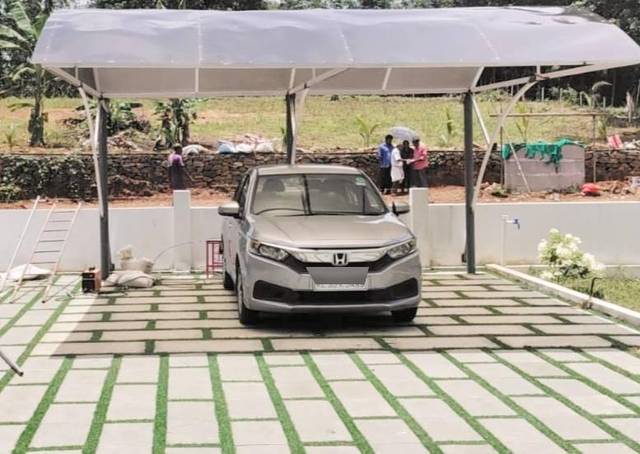 https://images10.gaadi.com/usedcar_image/3670527/original/processed_e01b0766-30a3-4a71-a60c-3a6cef40f285.jpg?imwidth=6400