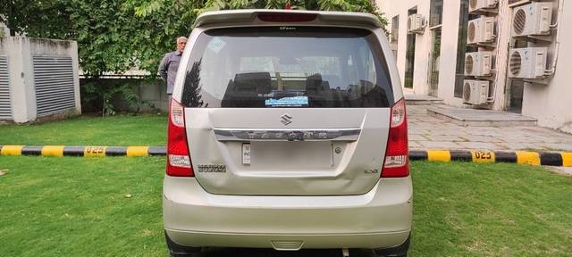 https://images10.gaadi.com/usedcar_image/3670696/original/06__VCC_1815474_96_1699285332.jpg?imwidth=6402