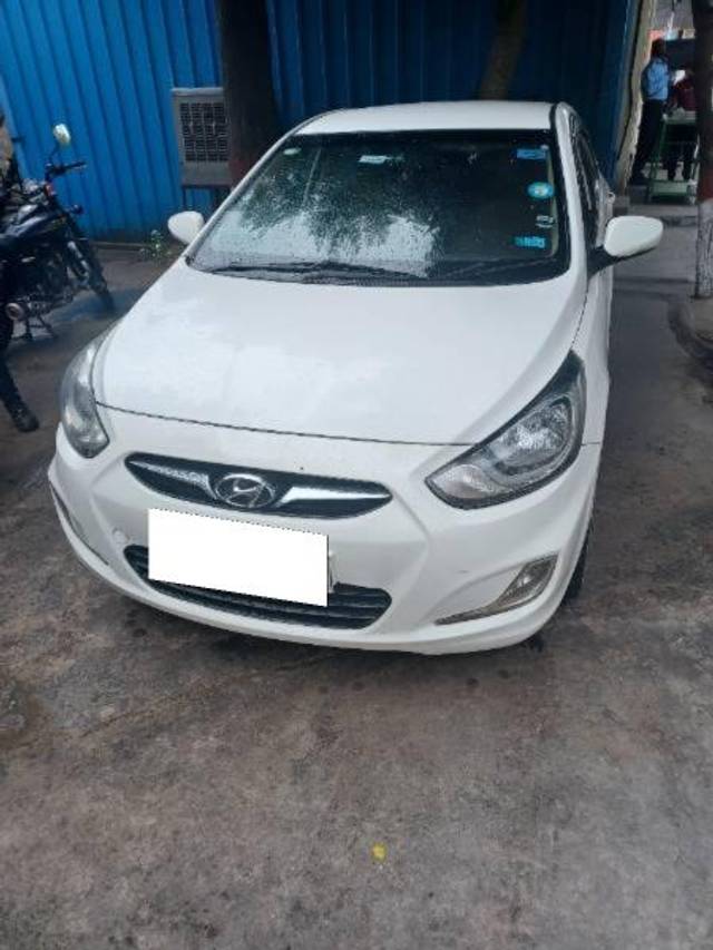 https://images10.gaadi.com/usedcar_image/3670962/original/processed_a61761e5-49c1-439a-a705-3c0680e0b408.jpg?imwidth=6401