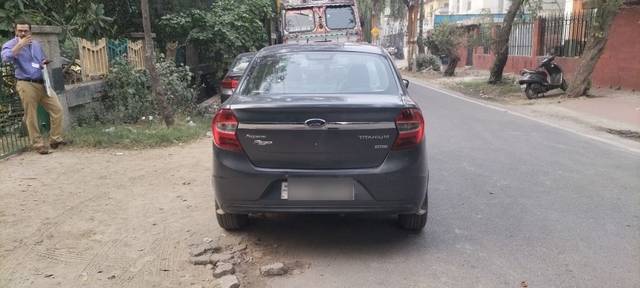https://images10.gaadi.com/usedcar_image/3670990/original/06__VCC_1815606_96_1699329628.jpg?imwidth=6402