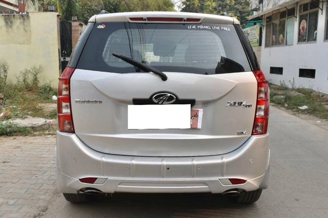 https://images10.gaadi.com/usedcar_image/3671091/original/processed_img2914428__usedcar_img_20231113_wa0086_73481699940240_1699940375.jpg?imwidth=6402