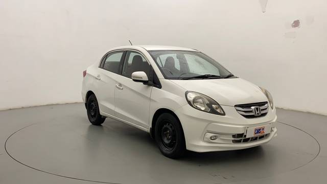 https://images10.gaadi.com/usedcar_image/3671096/original/c49d9de0-cee6-4273-bb49-64d98dce2458__44.jpg?imwidth=6400