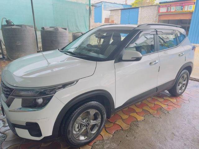 https://images10.gaadi.com/usedcar_image/3671225/original/processed_91ff0cb9-33ba-476f-aa5a-4f97fd7f1435.jpeg?imwidth=6400