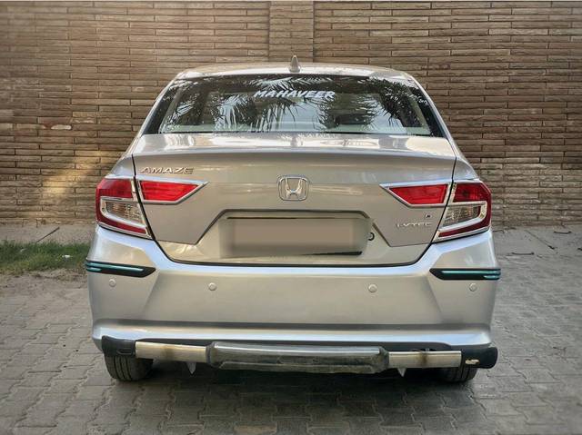 https://images10.gaadi.com/usedcar_image/3671254/original/processed_img2914495__used_car_2914495_1699944931.jpg?imwidth=6402