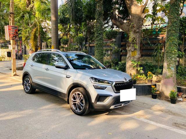 https://images10.gaadi.com/usedcar_image/3671458/original/processed_img2914589__usedcar_whatsappimage2023_11_14at21249pm_2914589_1699951426.jpeg?imwidth=6400