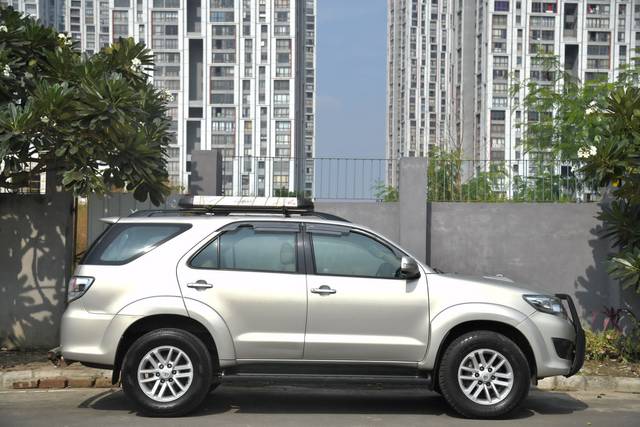 https://images10.gaadi.com/usedcar_image/3671505/original/img2914606__used_car_2914606_1699968614.jpg?imwidth=6401