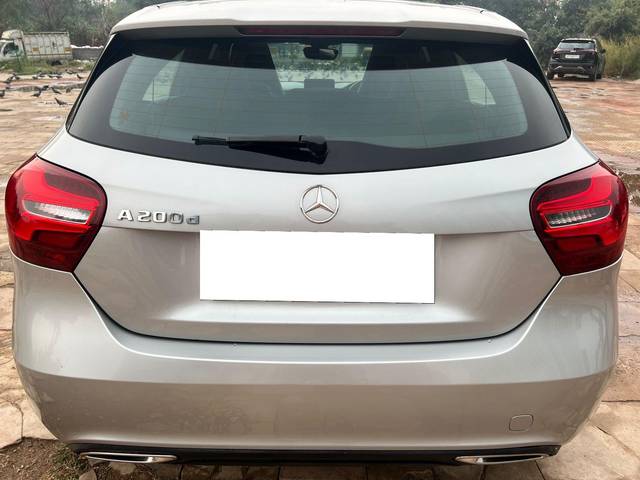 https://images10.gaadi.com/usedcar_image/3671548/original/processed_img2914622__used_car_2914622_1699953900.jpg?imwidth=6402