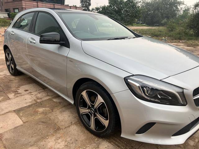 https://images10.gaadi.com/usedcar_image/3671548/original/processed_img2914622__used_car_2914622_1699953913.jpg?imwidth=6401