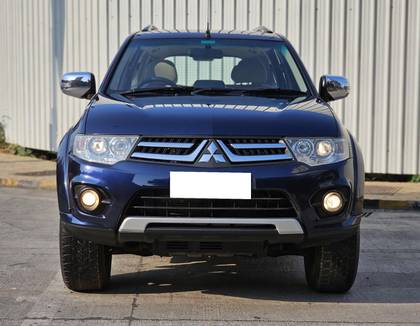 Mitsubishi Pajero Sport 4X2 AT Mitsubishi Pajero Sport 4X2 AT