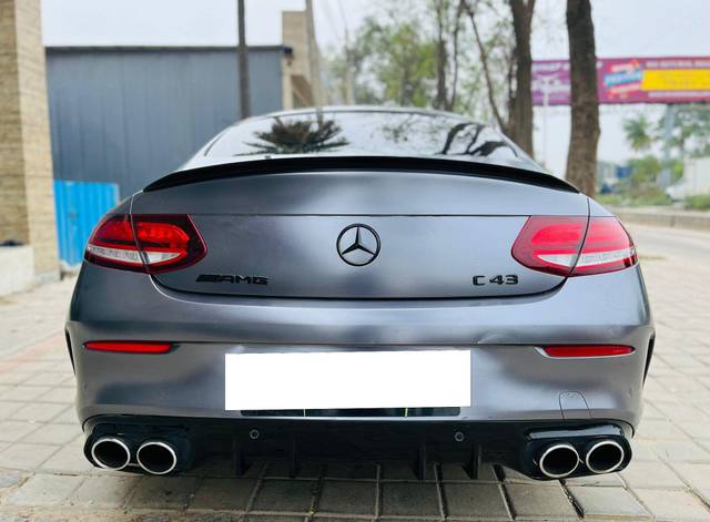 https://images10.gaadi.com/usedcar_image/3671757/original/processed_img2914715__used_car_2914715_1699960888.jpg?imwidth=6401