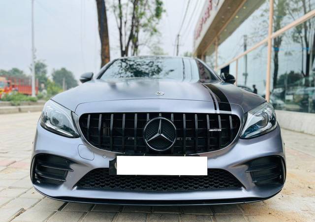 https://images10.gaadi.com/usedcar_image/3671757/original/processed_img2914715__used_car_2914715_1699960943.jpg?imwidth=6402