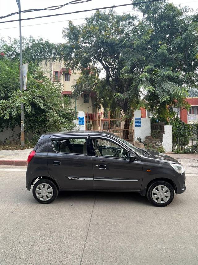 https://images10.gaadi.com/usedcar_image/3671785/original/processed_img2914728__used_car_2914728_1699961655.jpg?imwidth=6401
