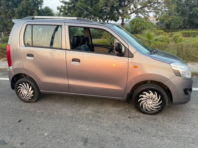 https://images10.gaadi.com/usedcar_image/3671834/original/img2914743__used_car_2914743_1699962991.jpg?imwidth=6401